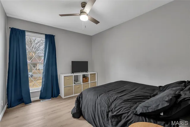 $214,900 | 12178 El Camara Drive, Florissant, MO 63033