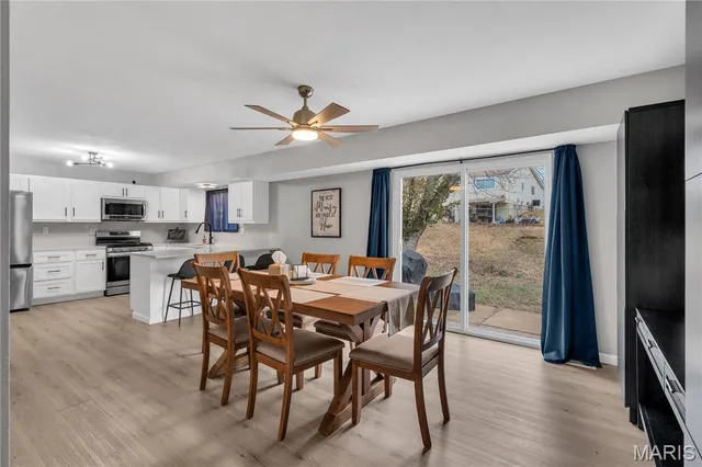 $214,900 | 12178 El Camara Drive, Florissant, MO 63033