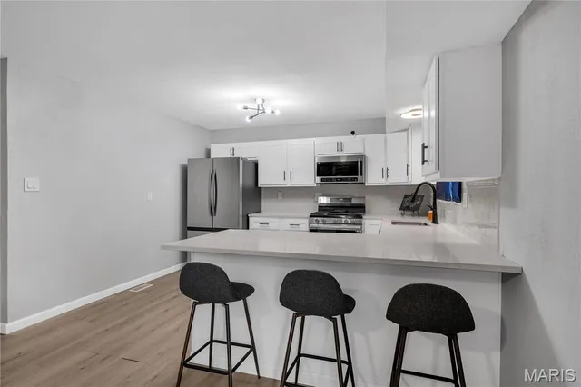 $214,900 | 12178 El Camara Drive, Florissant, MO 63033