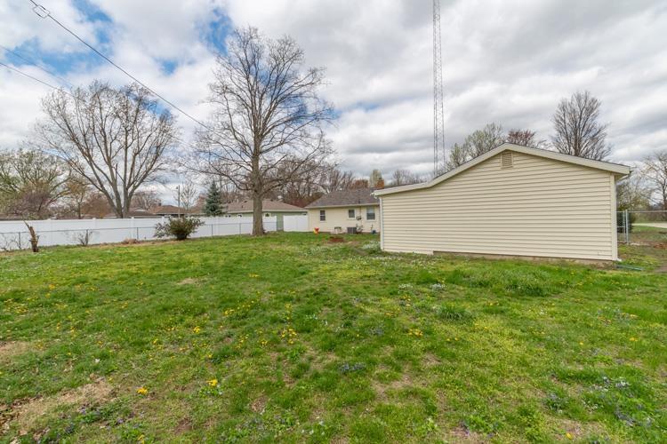 1307 Lakeshore Drive Rochester, IN 46975 - Photo 31 of 35