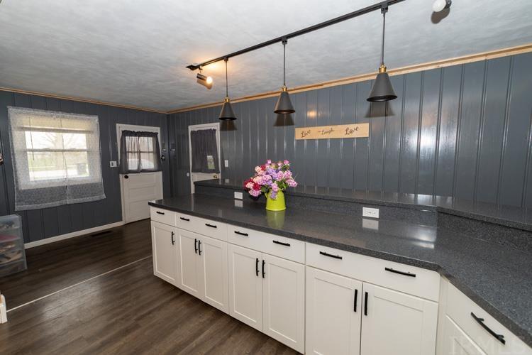 1307 Lakeshore Drive Rochester, IN 46975 - Photo 5 of 35