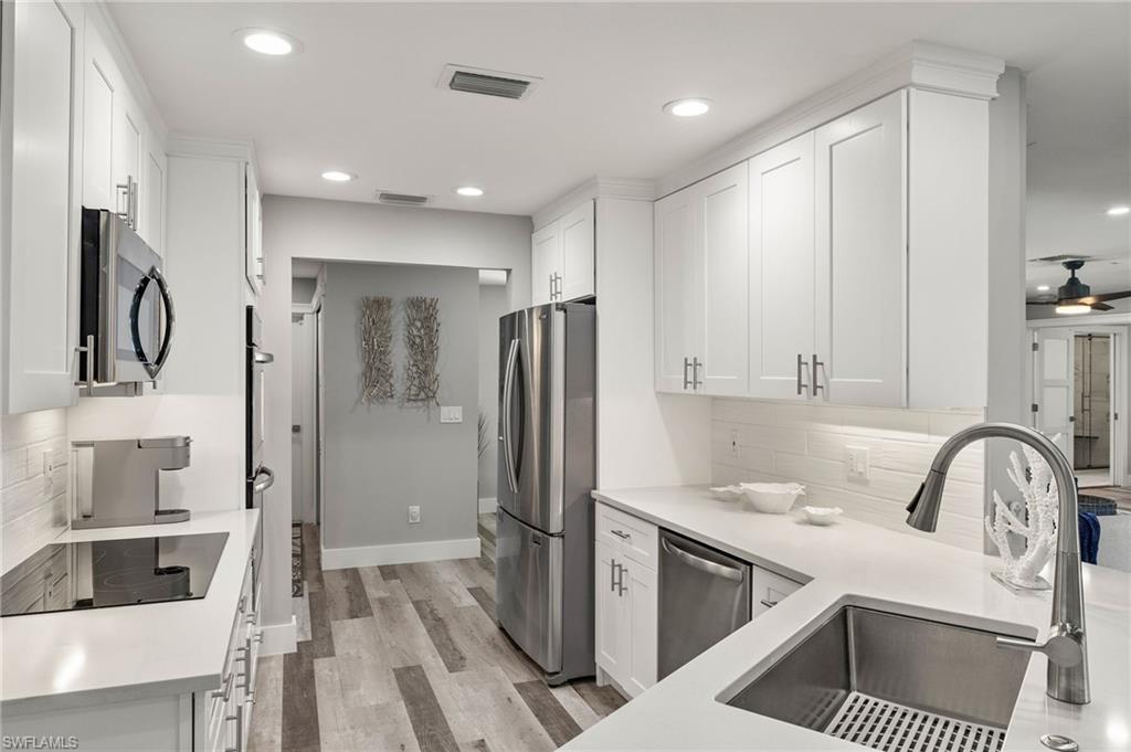 248 Bay Meadows Drive Naples, FL 34113 - Photo 8 of 26