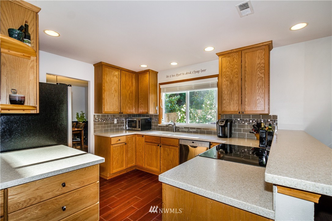 210 169th Street Southeast Bothell, WA 98012 - Photo 5 of 25