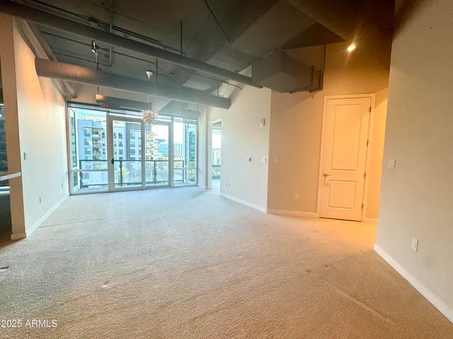 $2,299 | 1 East Lexington Avenue, Unit 411, Phoenix, AZ 85012
