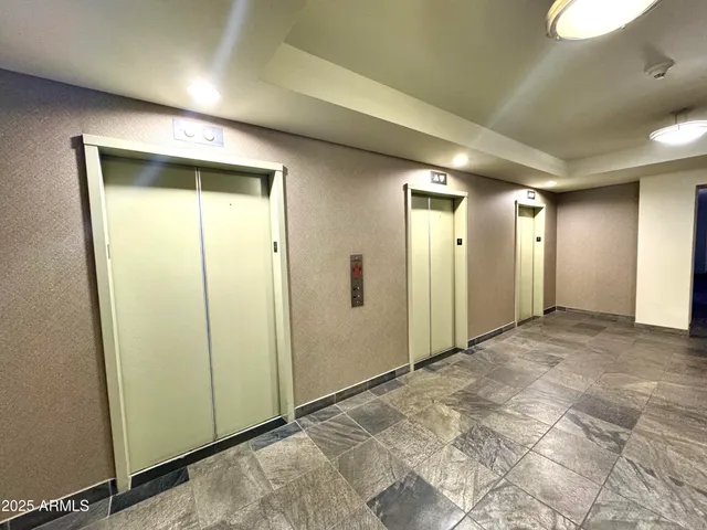 $2,299 | 1 East Lexington Avenue, Unit 411, Phoenix, AZ 85012