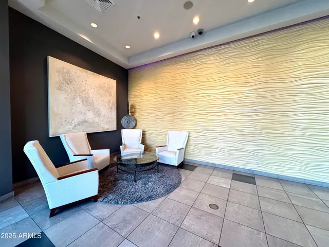 $2,299 | 1 East Lexington Avenue, Unit 411, Phoenix, AZ 85012