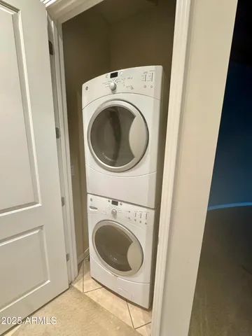 $2,299 | 1 East Lexington Avenue, Unit 411, Phoenix, AZ 85012