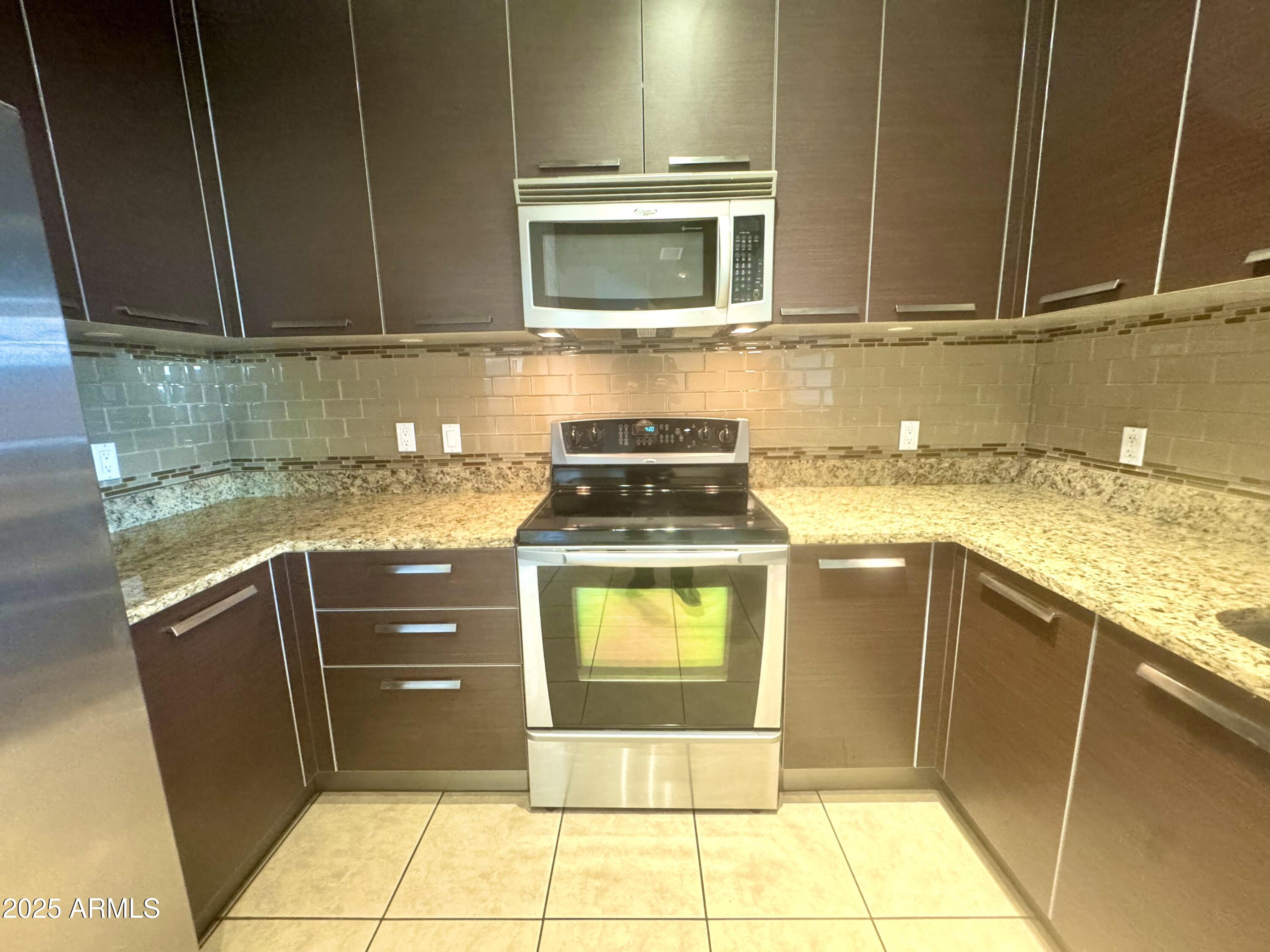 1 East Lexington Avenue, Unit 411 Phoenix, AZ 85012 - Photo 10 of 35 IMG_1303