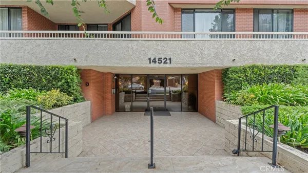 $648,888 | 14521 Benefit Street, Unit 102, Sherman Oaks, CA 91403