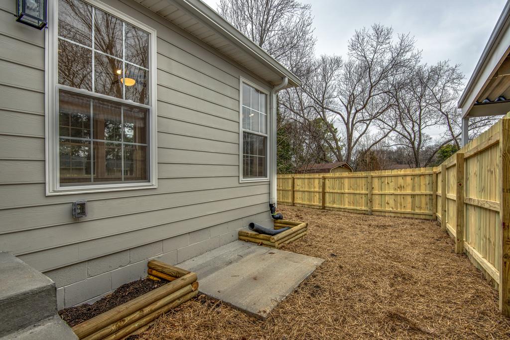 1200 Davidson Road Nashville, TN 37205 - Photo 28 of 30 a view of a backyard