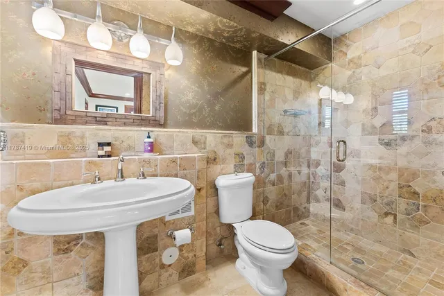 $7,000,000 | 609 2nd Key Drive, Fort Lauderdale, FL 33304