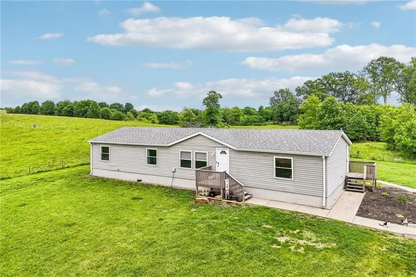 $316,000 | 351 Northwest 621st Road, Centerview, MO 64019