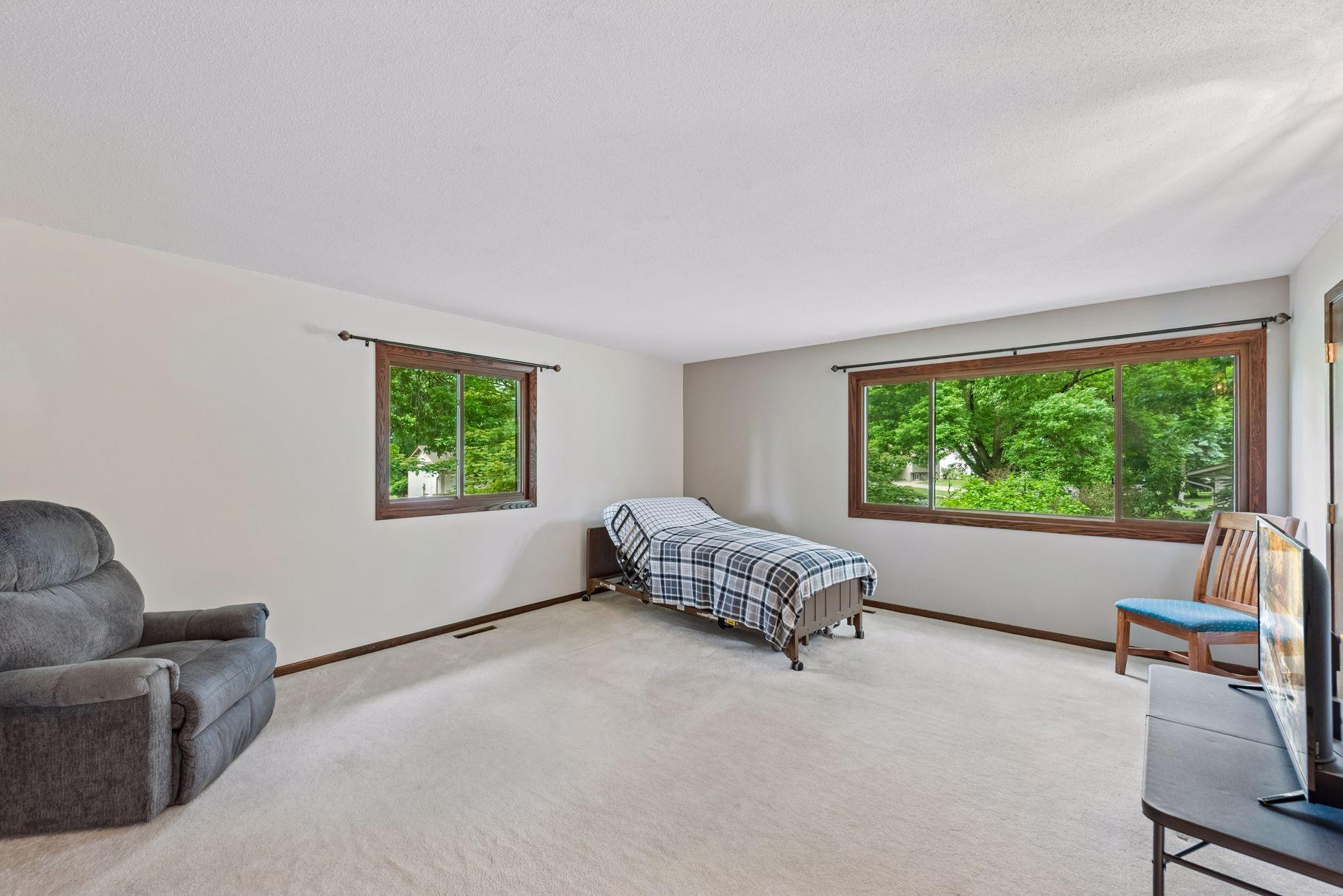 6966 Inskip Avenue South Cottage Grove, MN 55016 - Photo 13 of 44