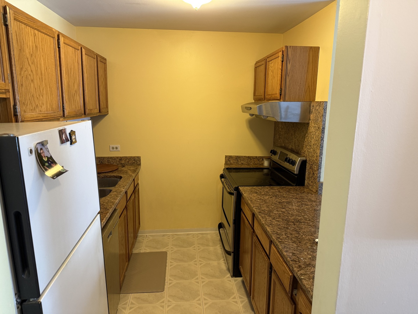 3265 Kirchoff Road, Unit 116 Rolling Meadows, IL 60008 - Photo 2 of 11