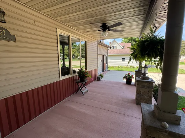 $300,000 | 227 West Provost Street, Amboy, IL 61310