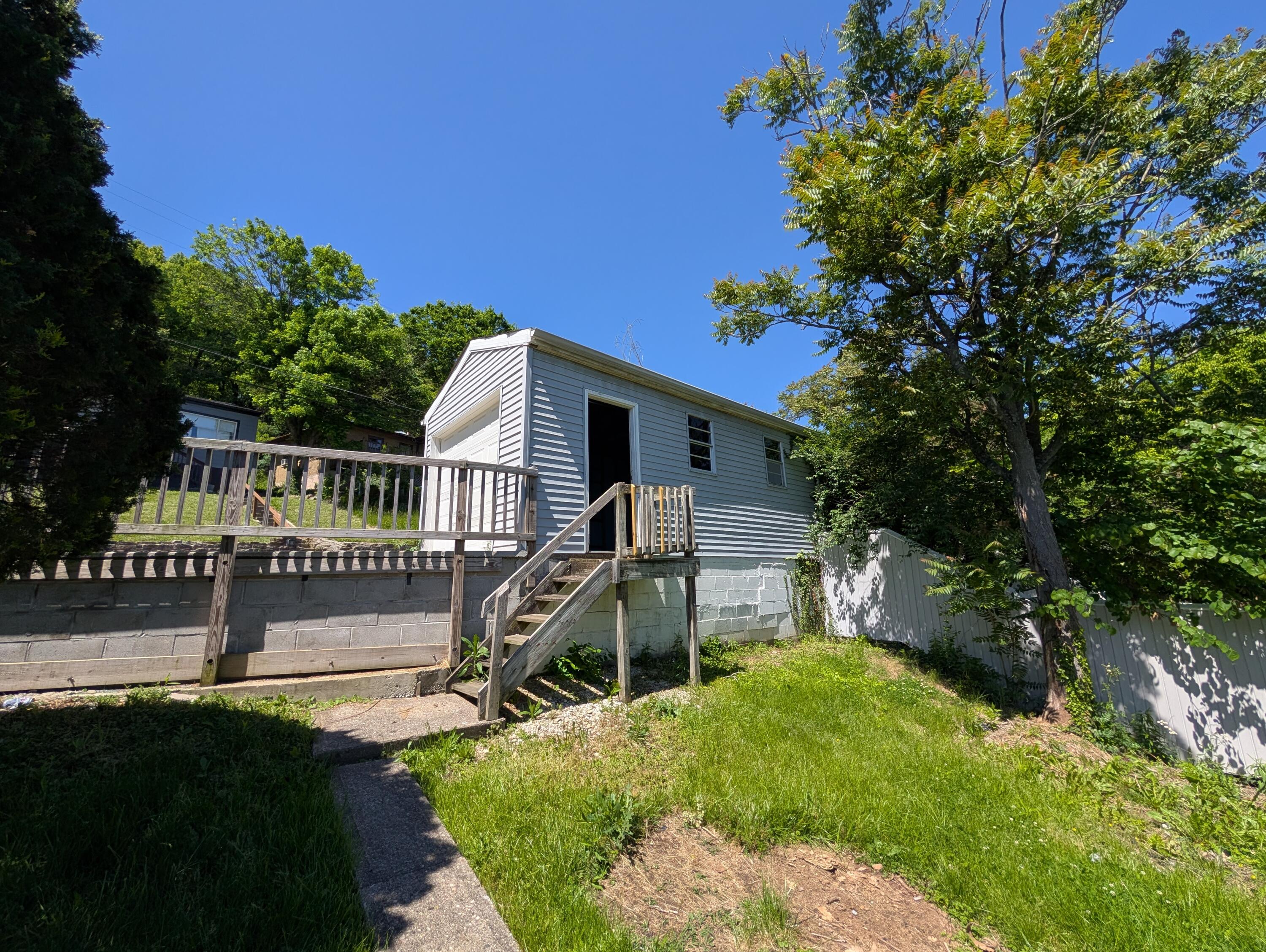 1611 Monroe Street Covington, KY 41014 - Photo 2 of 7