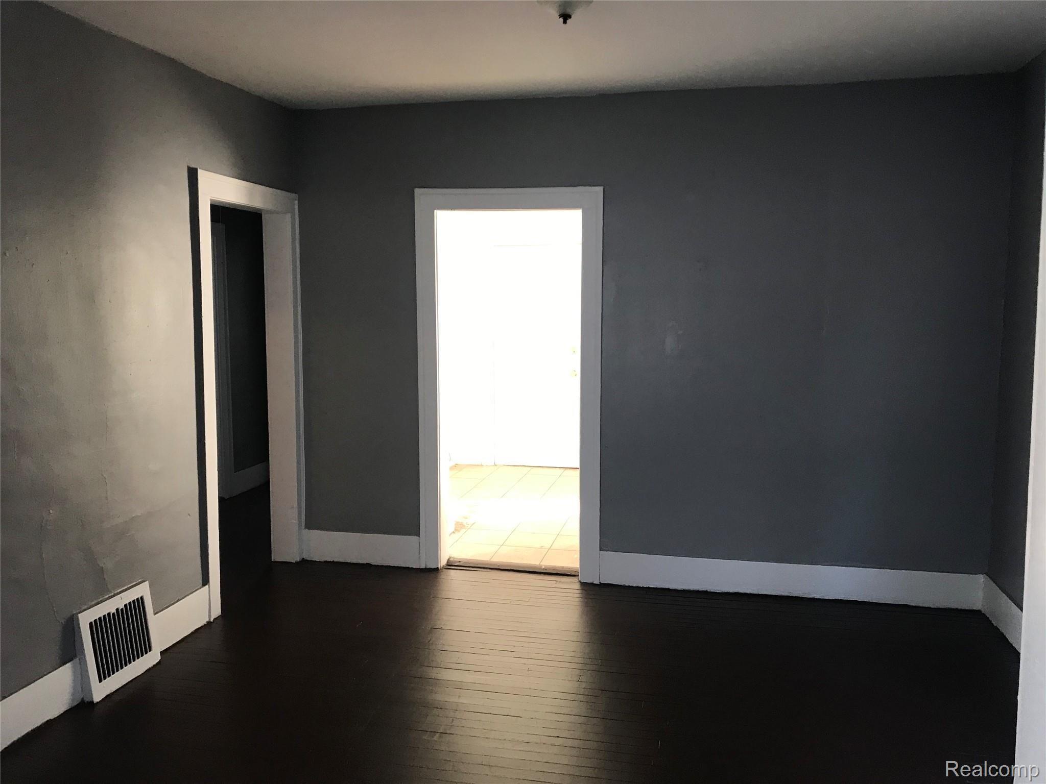 4740 Alter Road Detroit, MI 48215 - Photo 7 of 9 43219ECE-9BFE-40B1-B58F-BE97AFE4CAAA.jpg