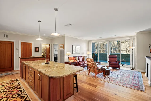 $575,000 | 1522 North Prospect Avenue, Unit 204, Milwaukee, WI 53202