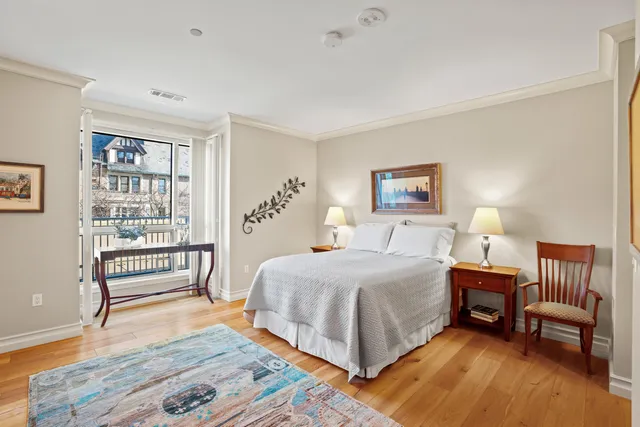 $575,000 | 1522 North Prospect Avenue, Unit 204, Milwaukee, WI 53202