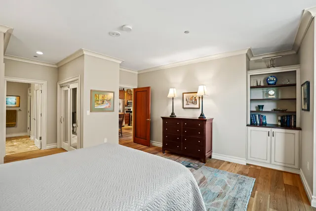 $575,000 | 1522 North Prospect Avenue, Unit 204, Milwaukee, WI 53202