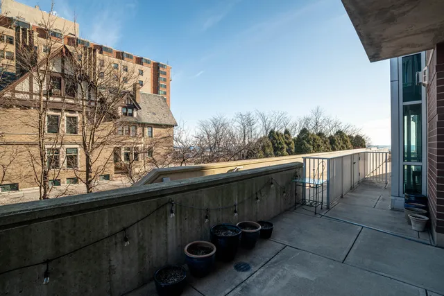 $575,000 | 1522 North Prospect Avenue, Unit 204, Milwaukee, WI 53202