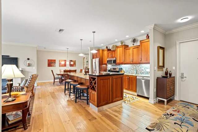 $575,000 | 1522 North Prospect Avenue, Unit 204, Milwaukee, WI 53202