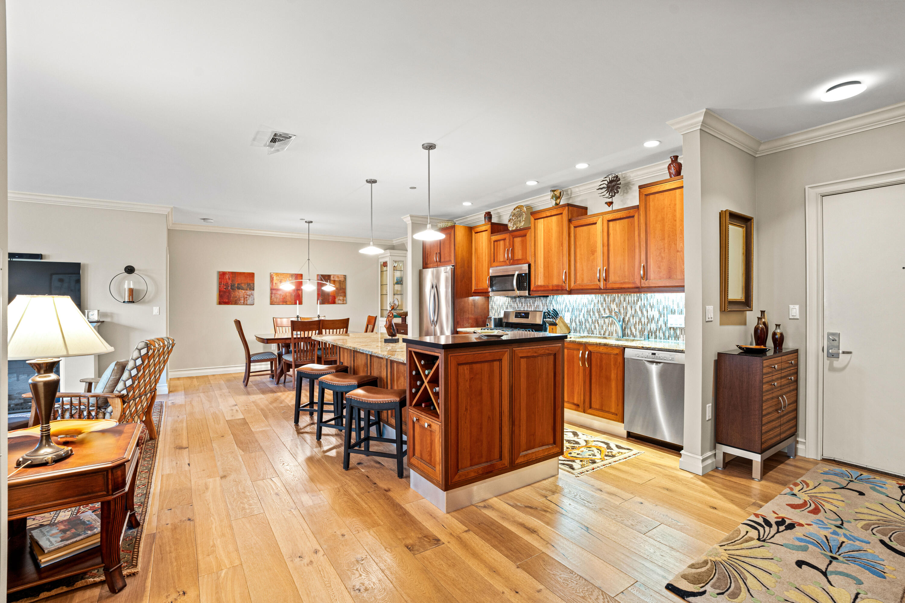 1522 North Prospect Avenue, Unit 204 Milwaukee, WI 53202 - Photo 3 of 51 Kitchen & Entry