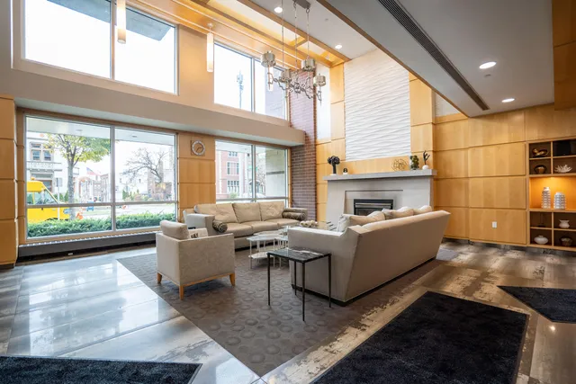 $575,000 | 1522 North Prospect Avenue, Unit 204, Milwaukee, WI 53202