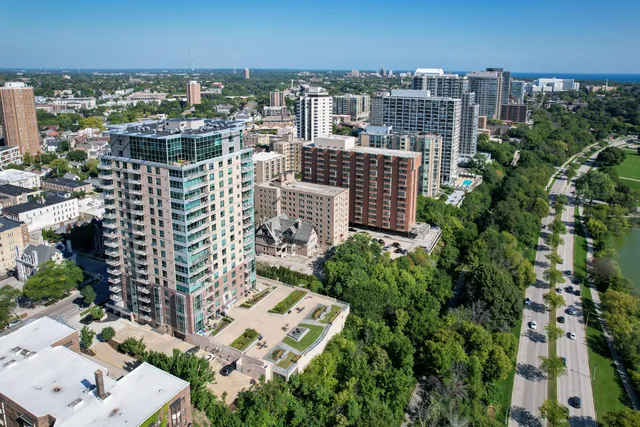 $575,000 | 1522 North Prospect Avenue, Unit 204, Milwaukee, WI 53202