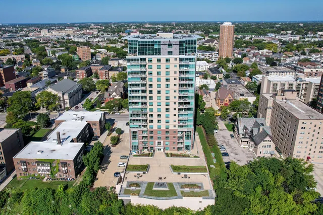 $575,000 | 1522 North Prospect Avenue, Unit 204, Milwaukee, WI 53202