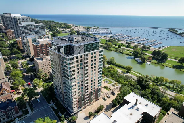 $575,000 | 1522 North Prospect Avenue, Unit 204, Milwaukee, WI 53202