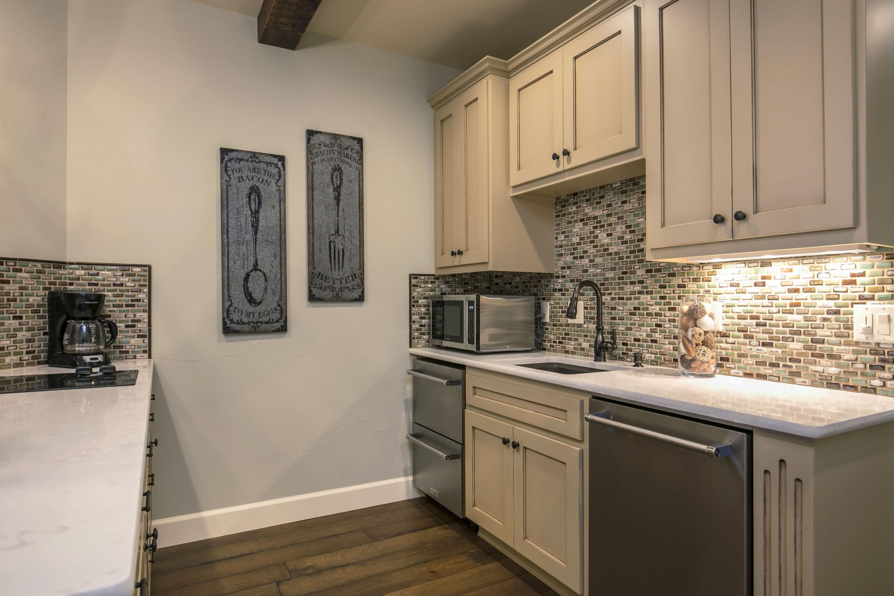 69015 Hurtley Ranch Road Sisters, OR 97759 - Photo 64 of 88 Kitchenette includes: refrigerator, dishwasher, microwave, and composite sink