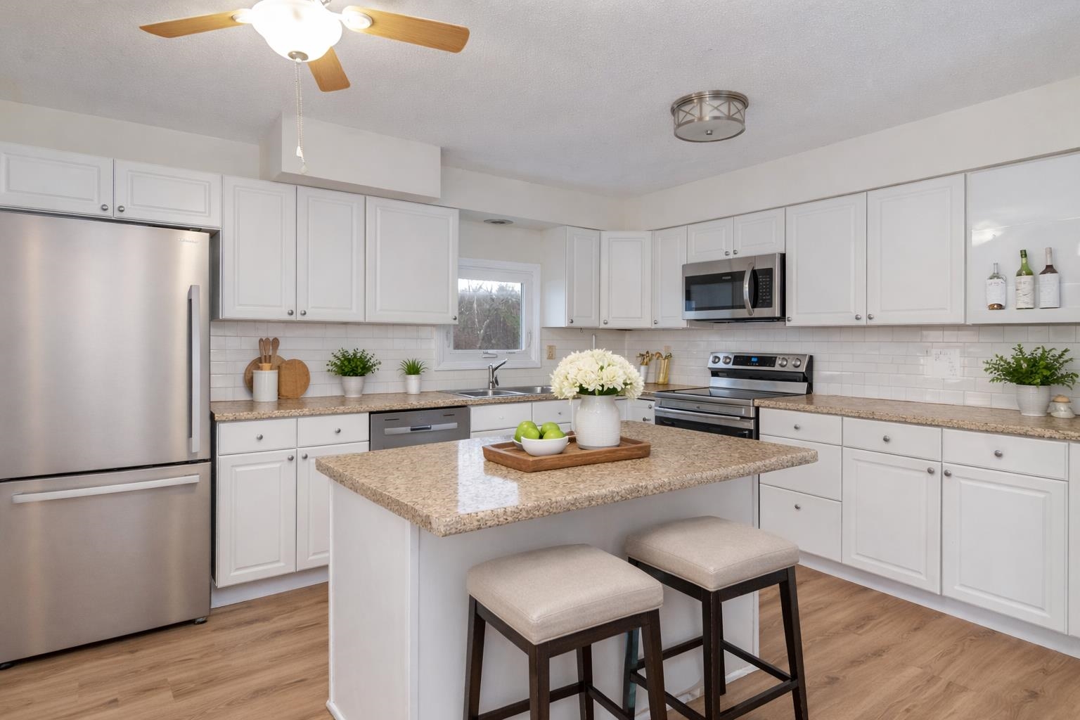 1749 Blakely Road Colchester, VT 05446 - Photo 3 of 31