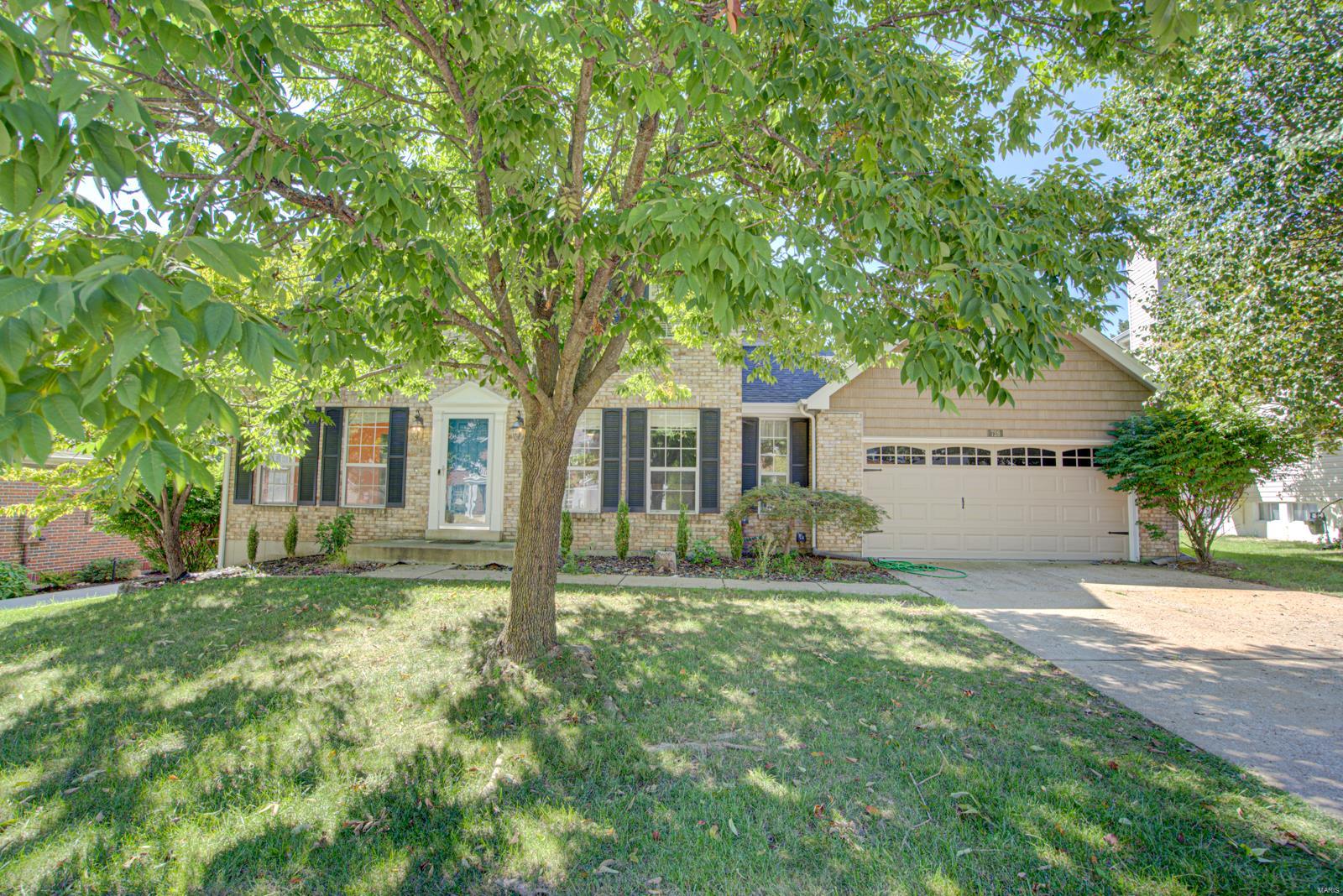 728 Trago Creek Road Ballwin, MO 63021 - Photo 2 of 36