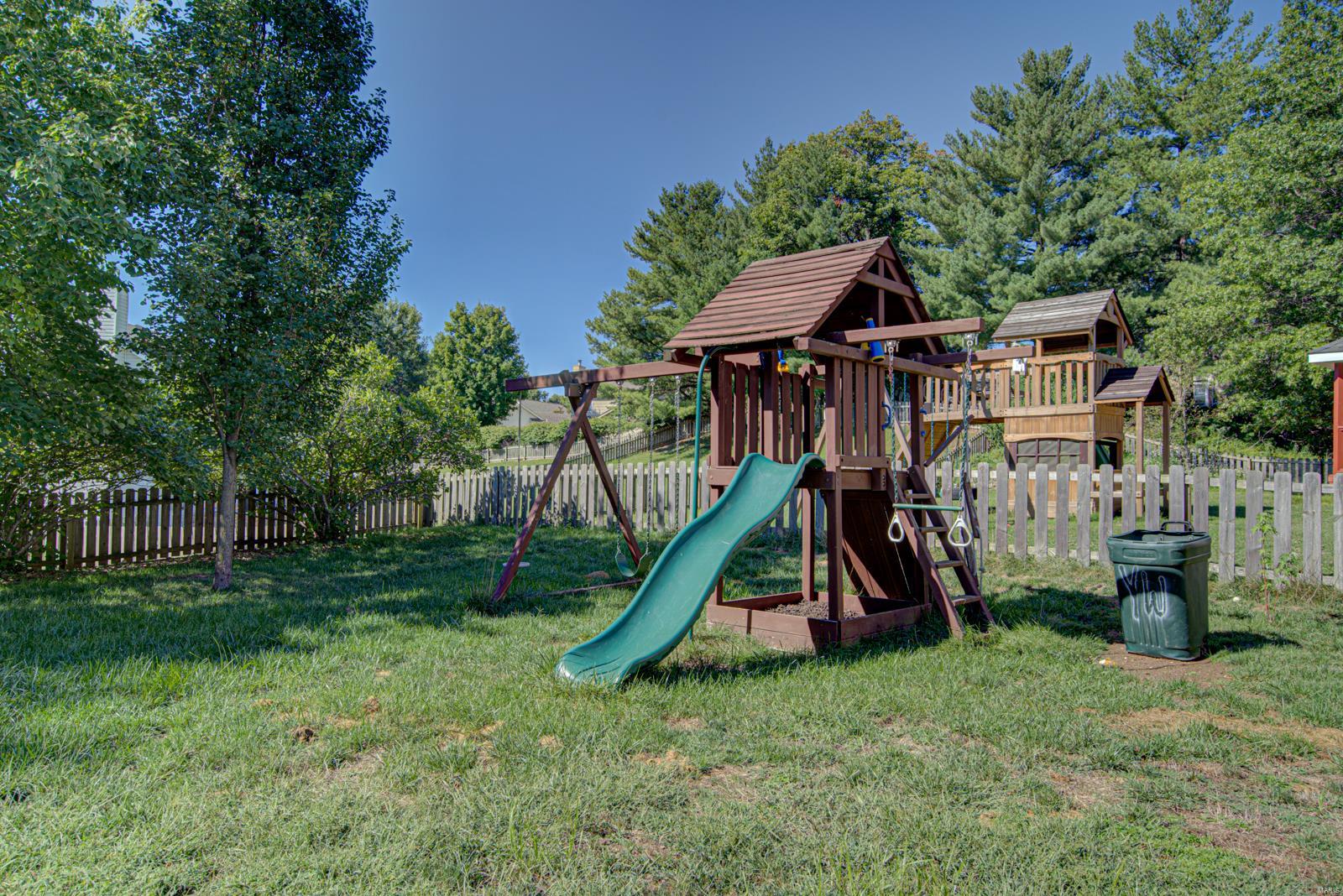 728 Trago Creek Road Ballwin, MO 63021 - Photo 7 of 36