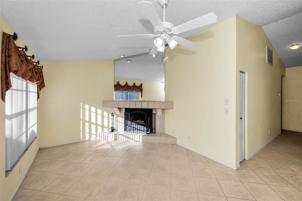 3500 Magnolia Ridge Circle, Unit 405 Palm Harbor, FL 34684 - Photo 7 of 57