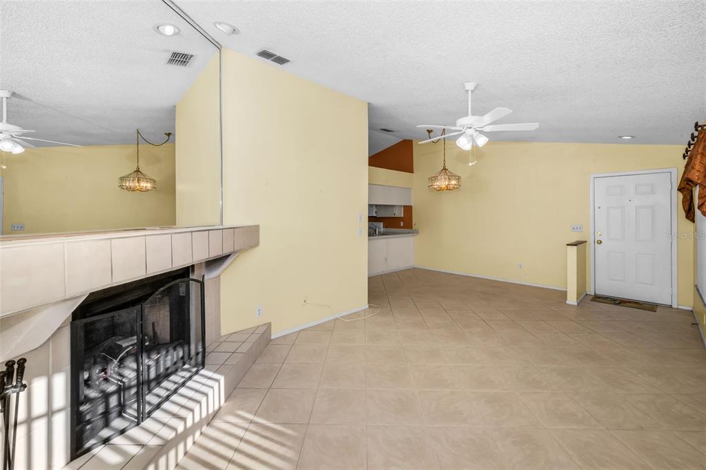 3500 Magnolia Ridge Circle, Unit 405 Palm Harbor, FL 34684 - Photo 8 of 57