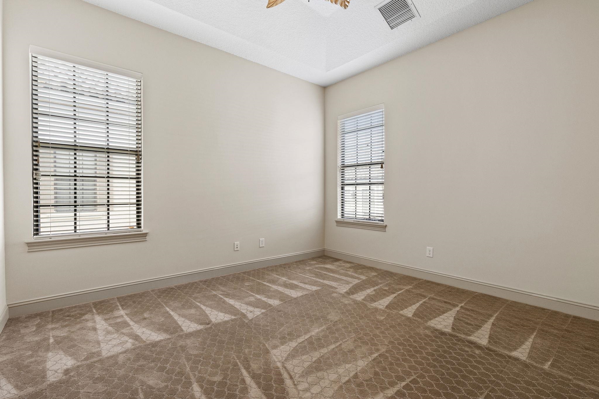 650 South Loop Street St. Augustine, FL 32095 - Photo 17 of 40 an empty room with windows