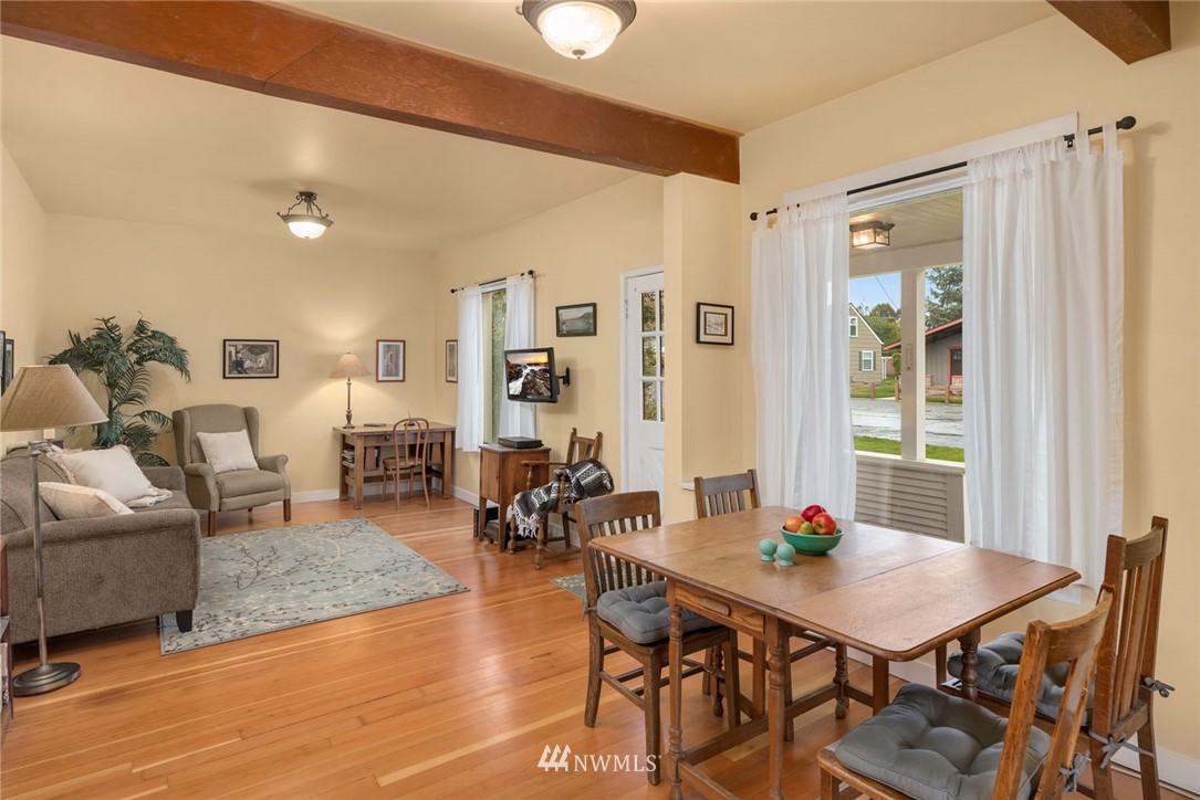 31838 West Rutherford Street Carnation, WA 98014 - Photo 3 of 23 Gallery Image 3