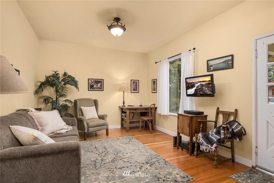 31838 West Rutherford Street Carnation, WA 98014 - Photo 4 of 23 Gallery Image 4