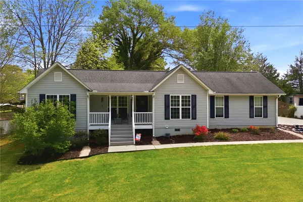 $240,000 | 712 North Greenwich Drive, Walhalla, SC 29691