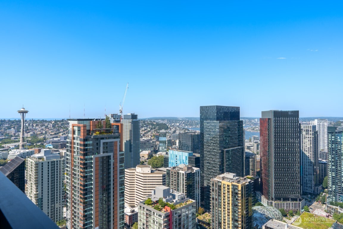 300 Virginia Street, Unit 4403 Seattle, WA 98101 - Photo 21 of 40 a view of city and a balcony