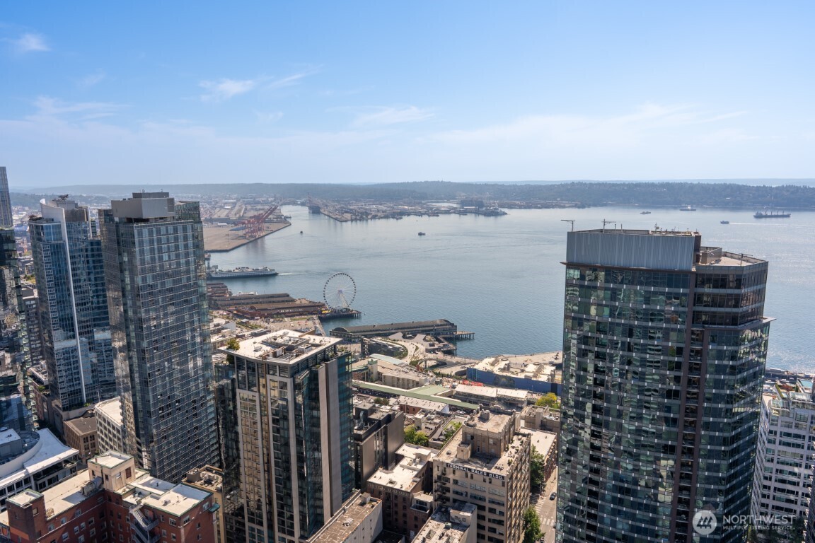 300 Virginia Street, Unit 4403 Seattle, WA 98101 - Photo 29 of 40 a view of a city