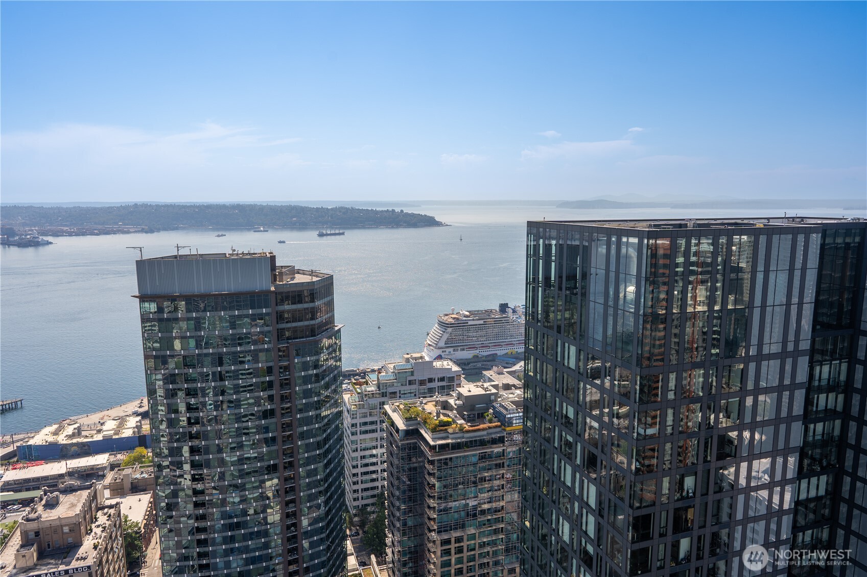 300 Virginia Street, Unit 4403 Seattle, WA 98101 - Photo 30 of 40 a view of a city