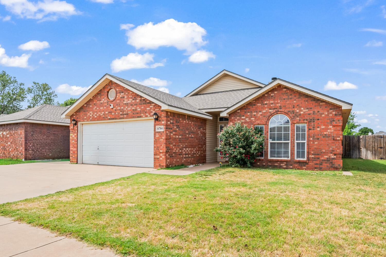 6704 89th Street Lubbock, TX 79424 - Photo 2 of 25 6704 89th St-24