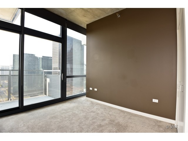 235 West Van Buren Street, Unit 2113 Chicago, IL 60607 - Photo 5 of 10