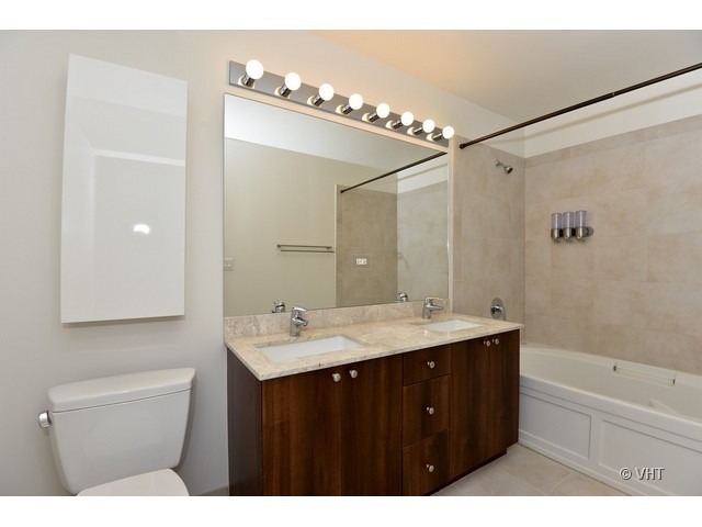 235 West Van Buren Street, Unit 2113 Chicago, IL 60607 - Photo 7 of 10