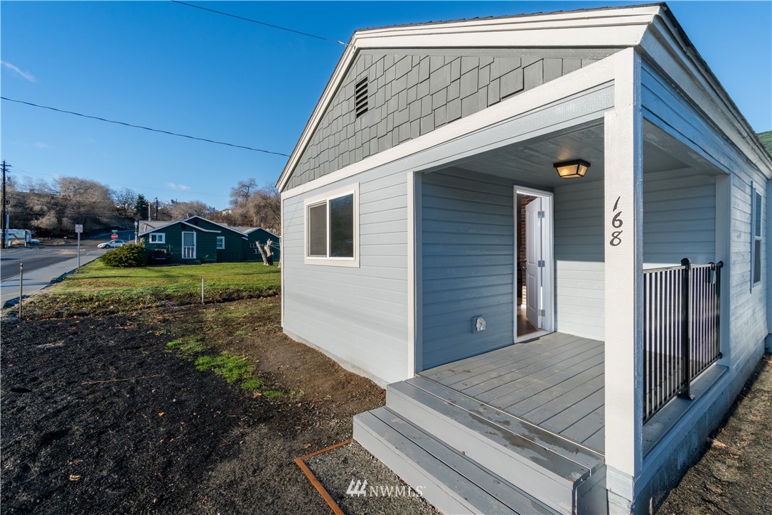 168 Terminal Avenue Wenatchee, WA 98801 - Photo 3 of 22