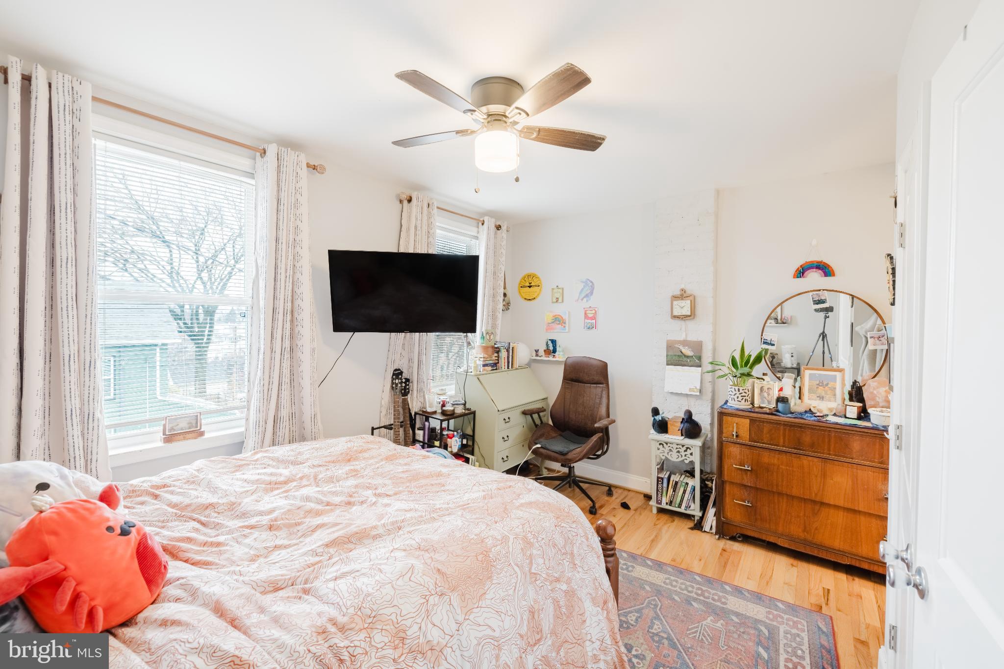 3804 Falls Road Baltimore, MD 21211 - Photo 16 of 23 Beautiful hardwood floors throughout
