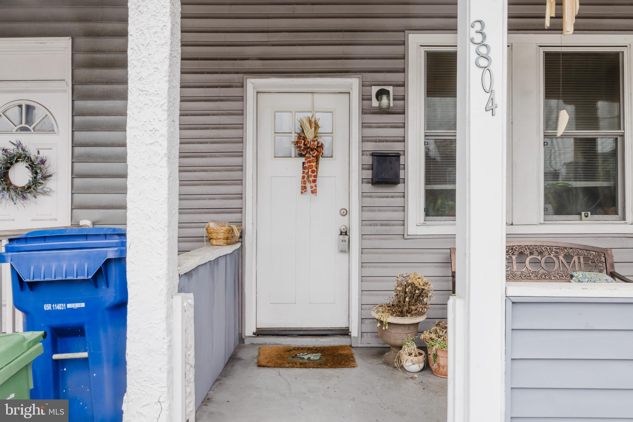 3804 Falls Road Baltimore, MD 21211 - Photo 6 of 23 Charming entryway with welcoming decor.